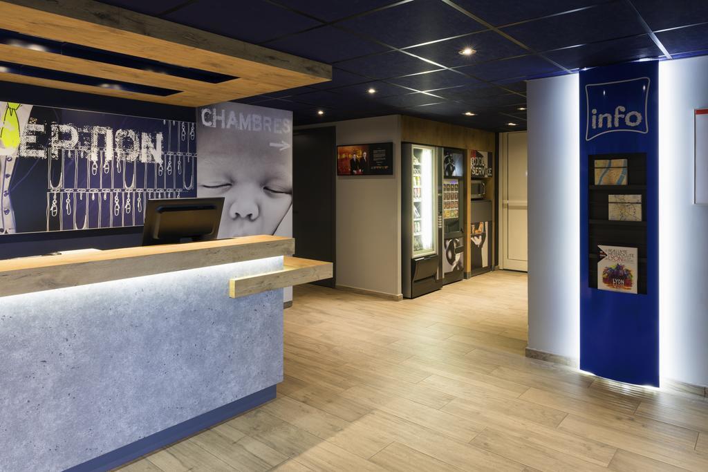 Ibis Budget Lyon Centre Confluence Bagian luar foto