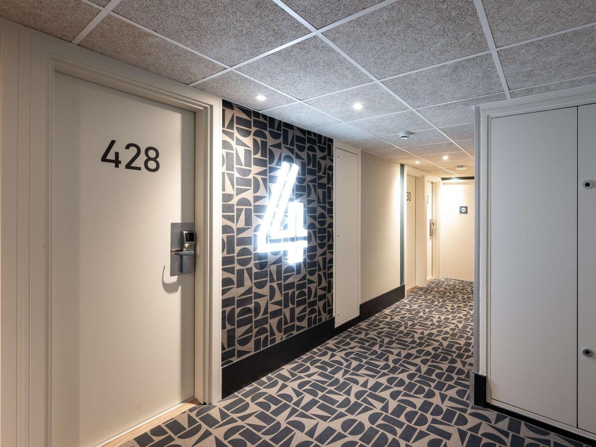 Ibis Budget Lyon Centre Confluence Bagian luar foto