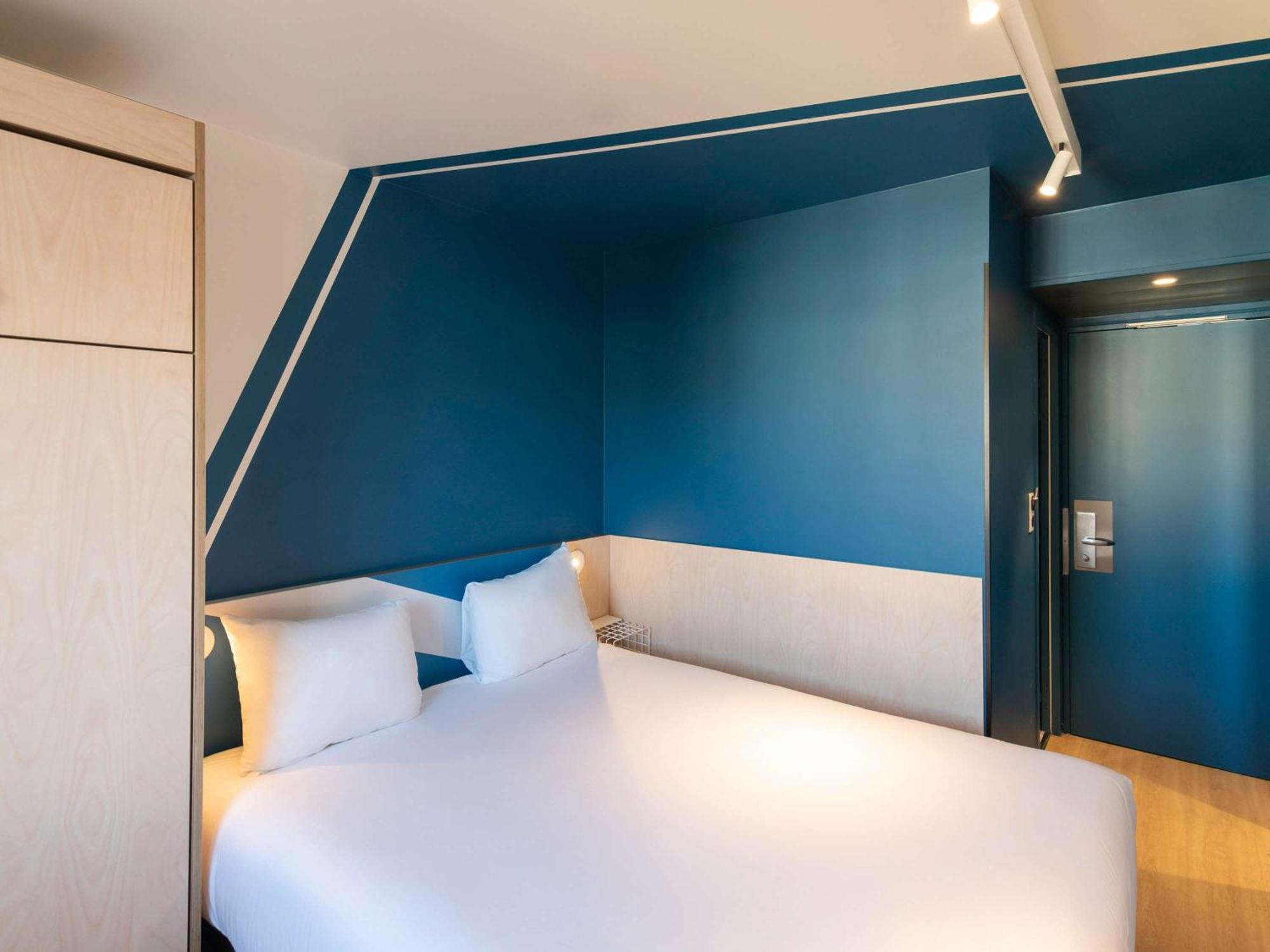 Ibis Budget Lyon Centre Confluence Bagian luar foto