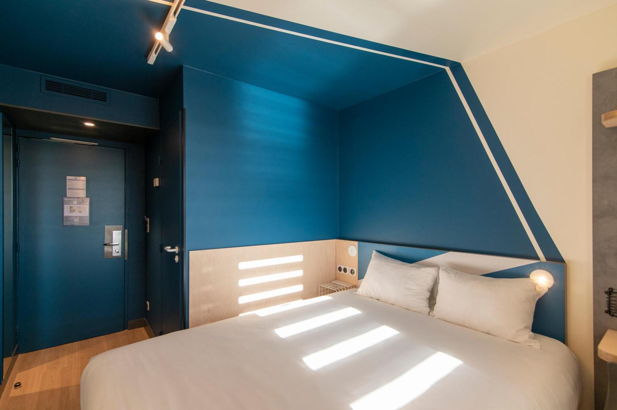 Ibis Budget Lyon Centre Confluence Bagian luar foto