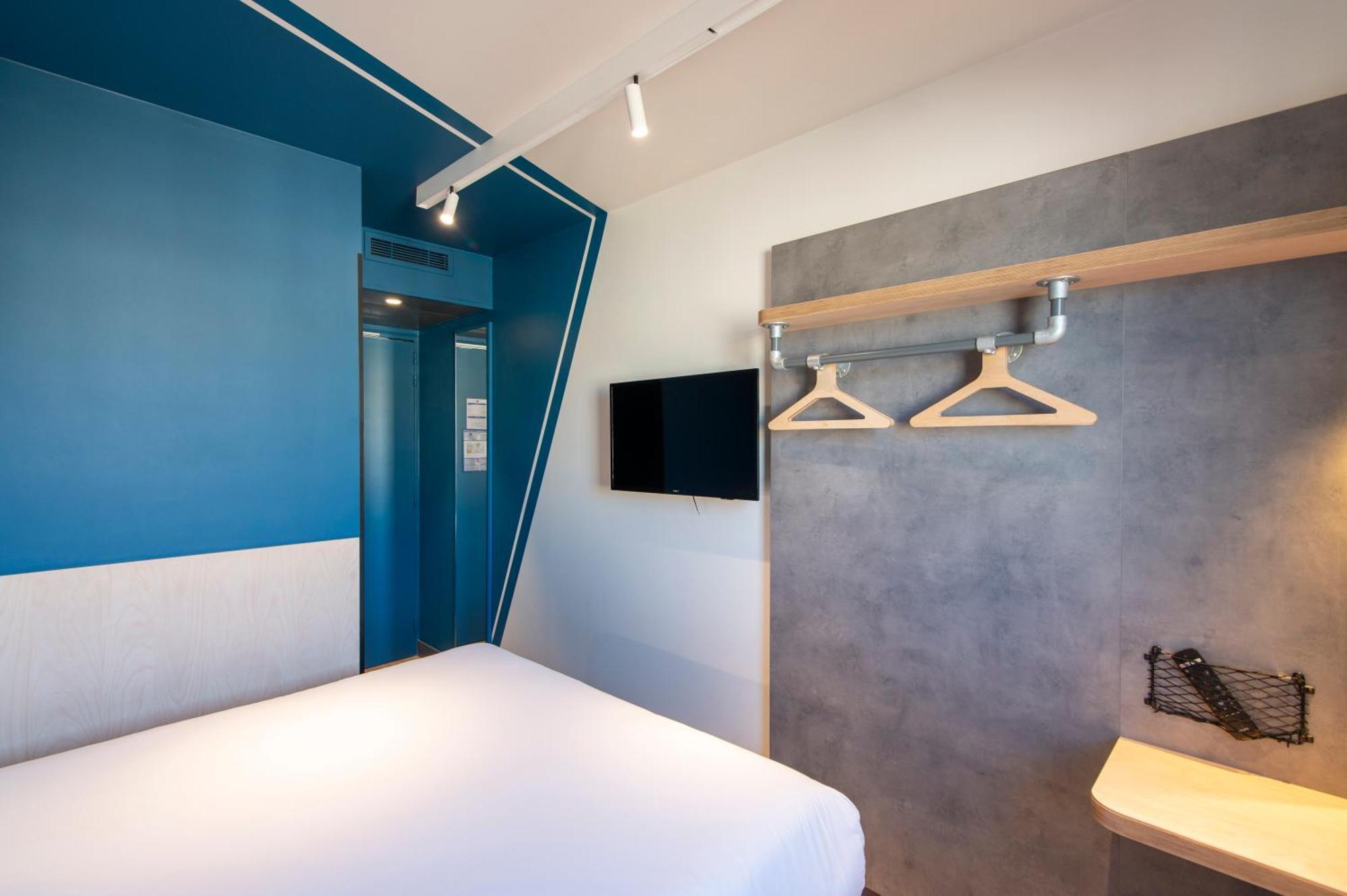 Ibis Budget Lyon Centre Confluence Bagian luar foto