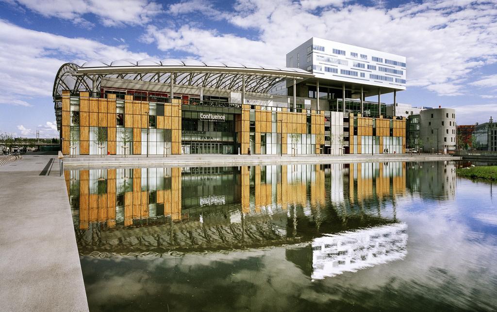 Ibis Budget Lyon Centre Confluence Bagian luar foto