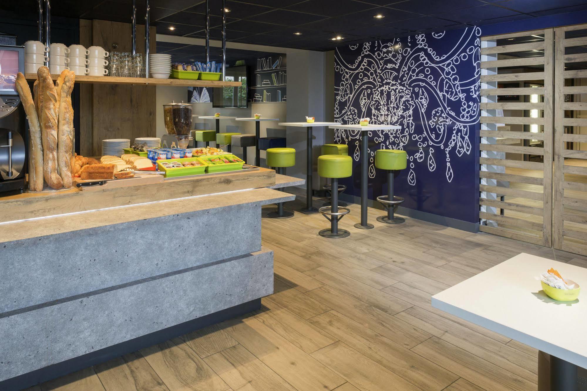 Ibis Budget Lyon Centre Confluence Bagian luar foto